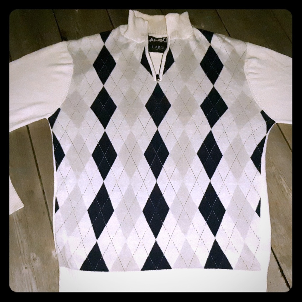 white checkered turtle neck - Carbon (Large)